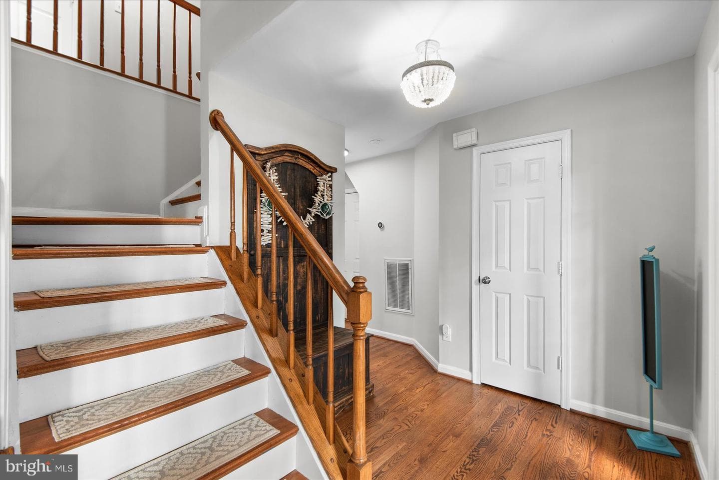 10511 Watford Lane photo 23