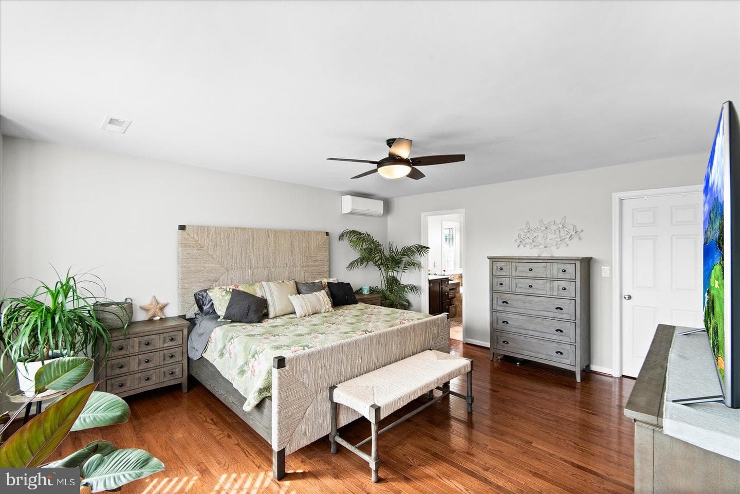 10511 Watford Lane photo 24