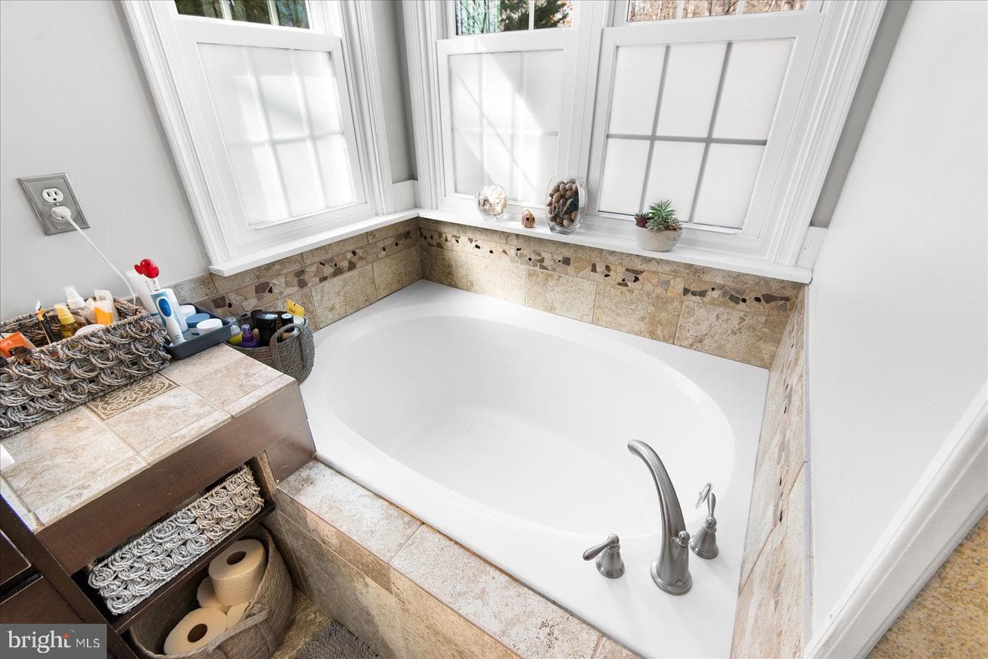 10511 Watford Lane photo 30