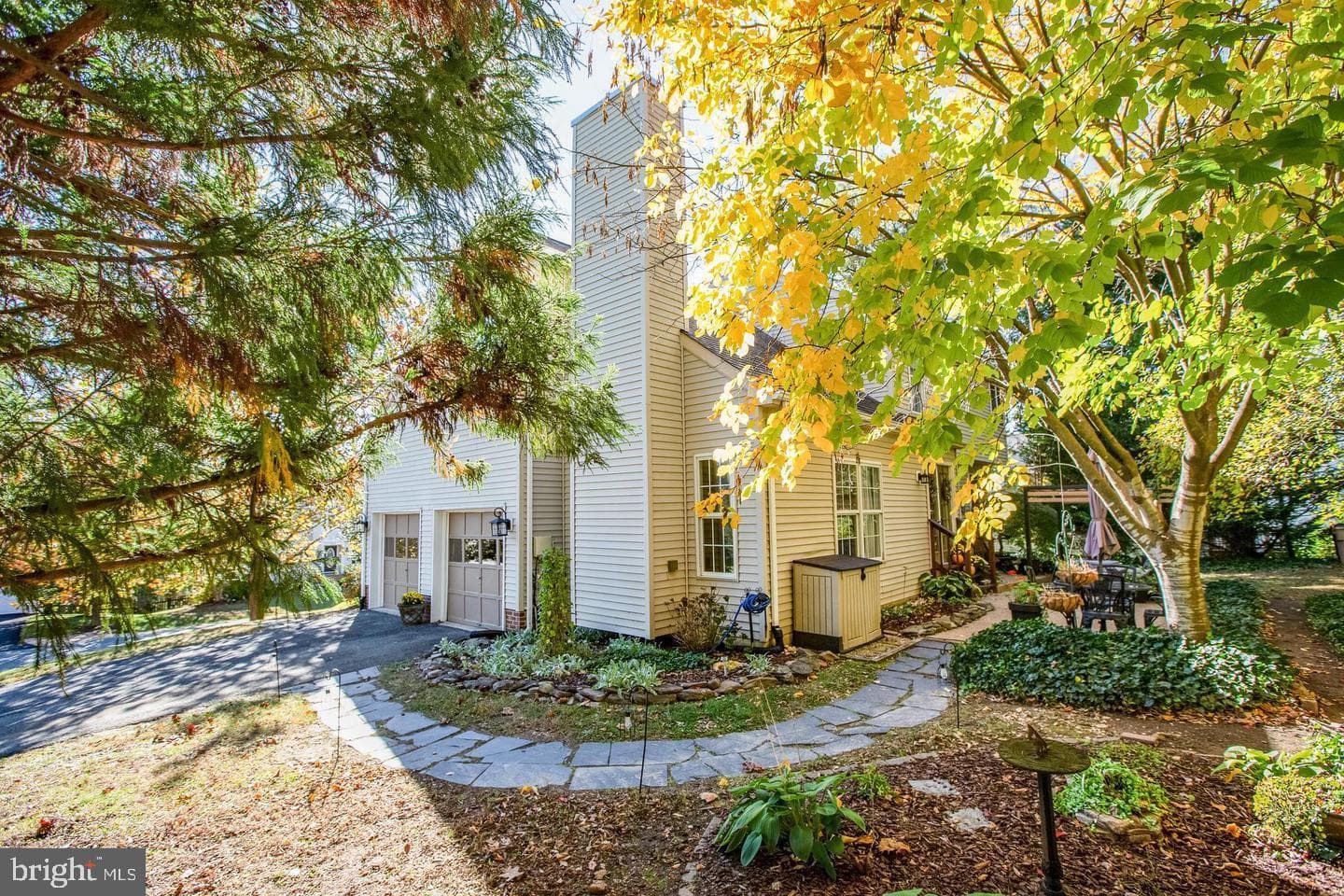 10511 Watford Lane photo 4