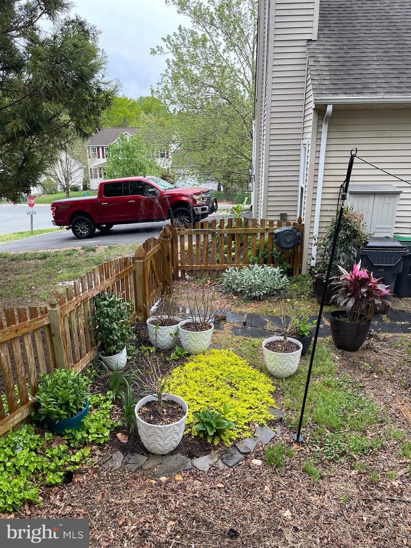 10511 Watford Lane photo 48