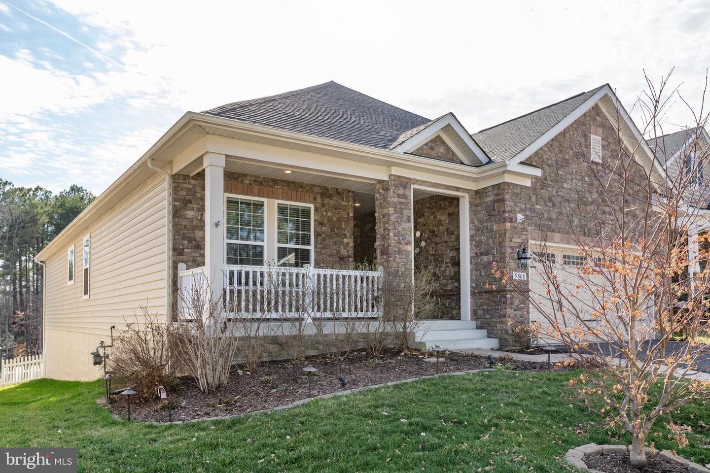 9808 White Oak Swamp Court photo 1