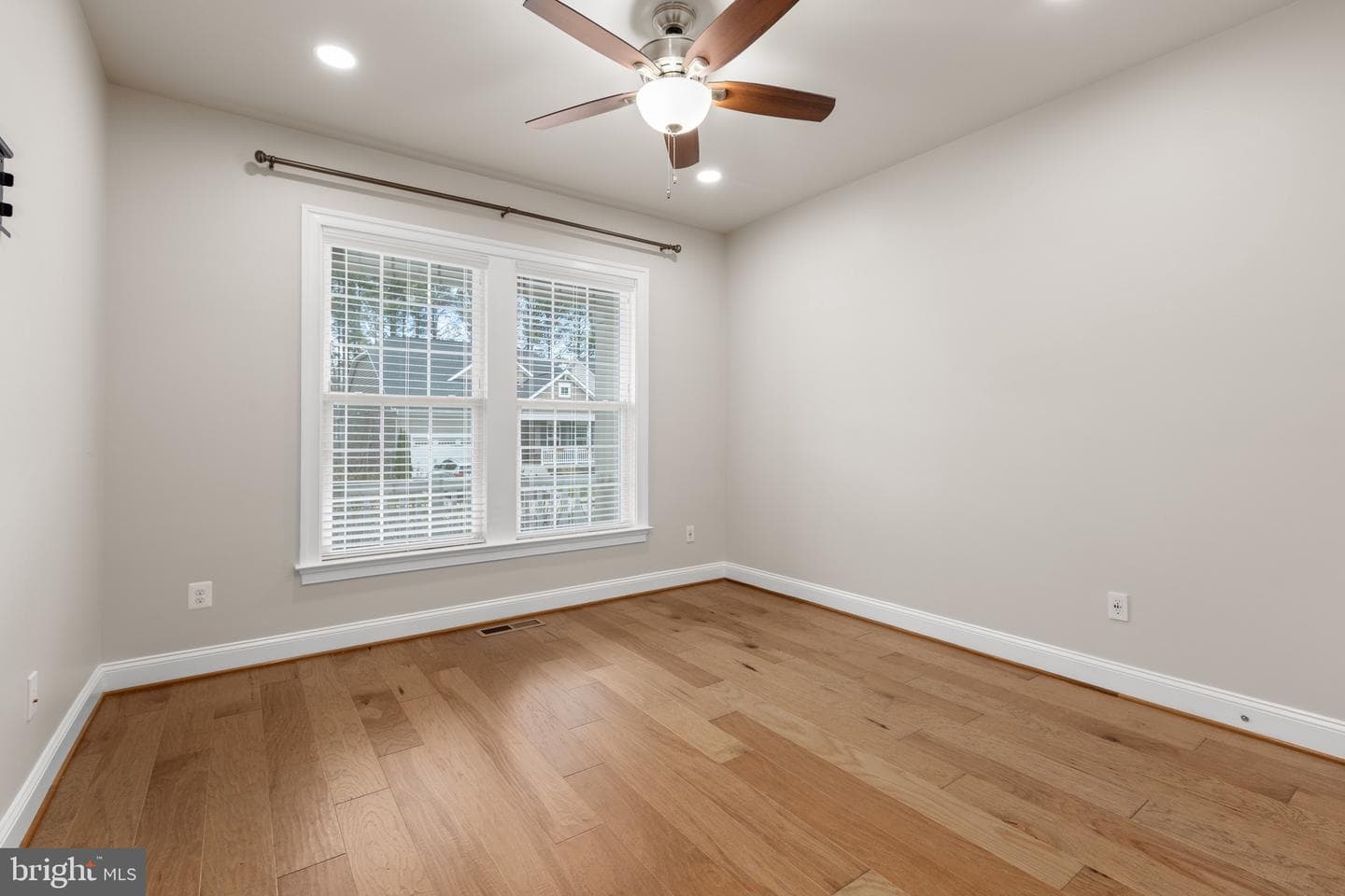 9808 White Oak Swamp Court photo 32