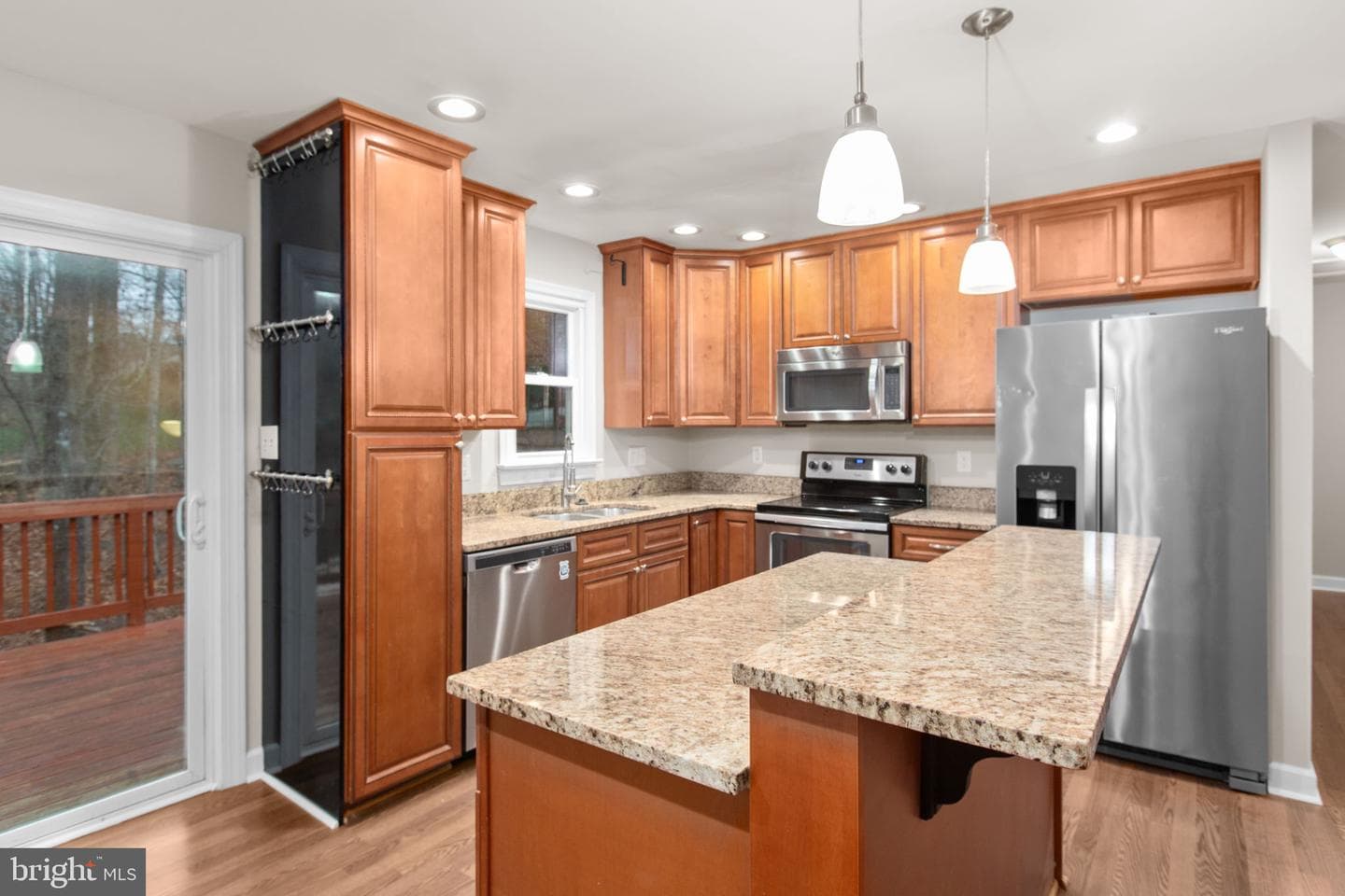 433 Albany Street photo 10
