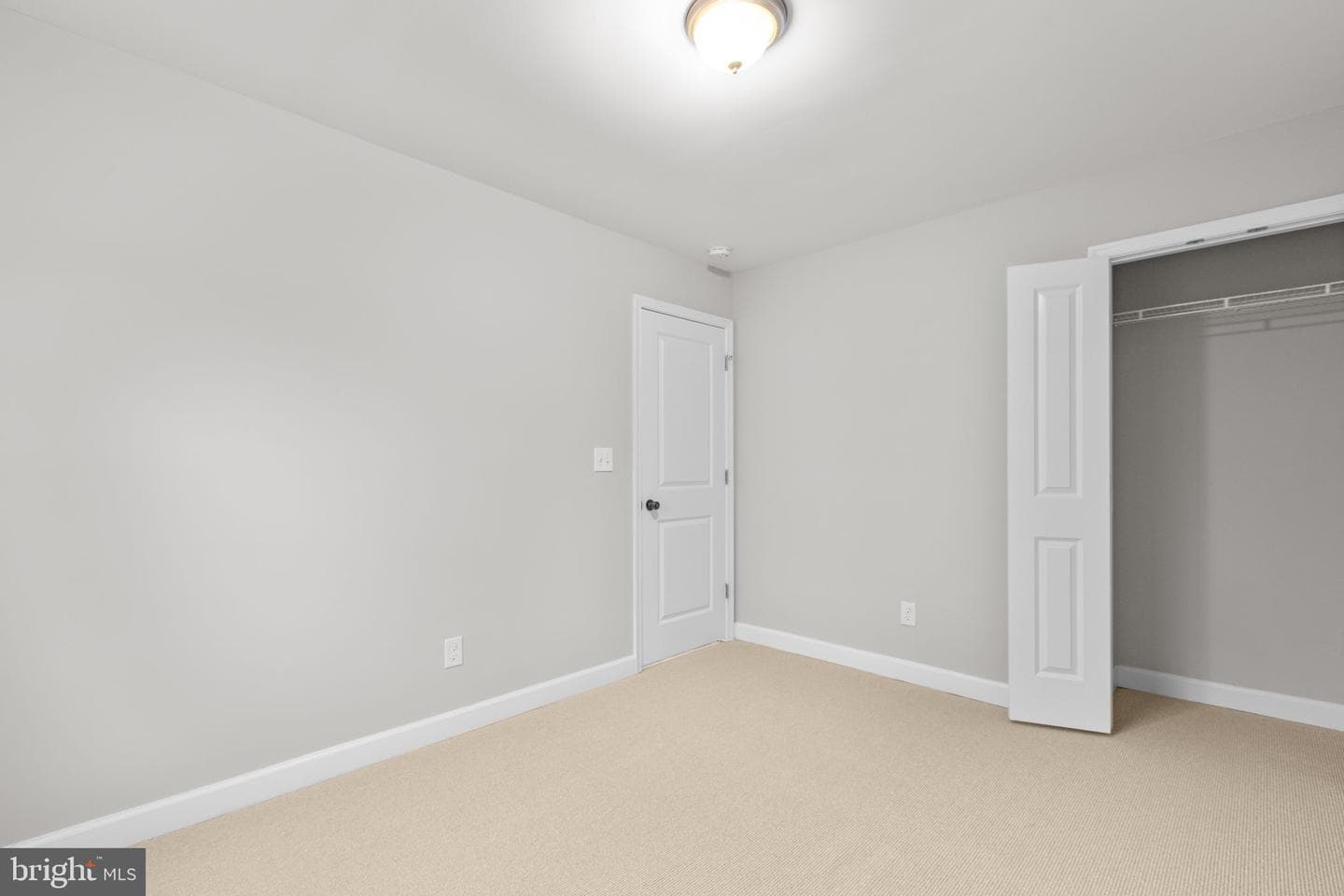 433 Albany Street photo 15