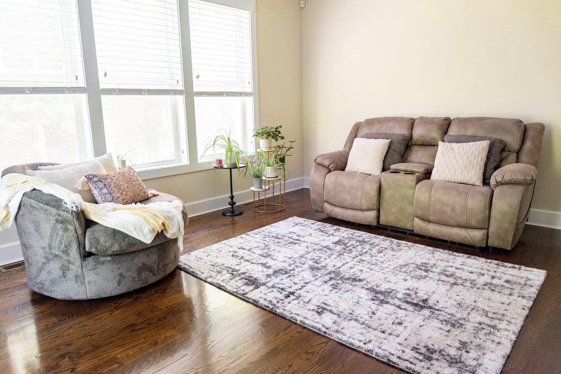 10916 Olive View Drive photo 24