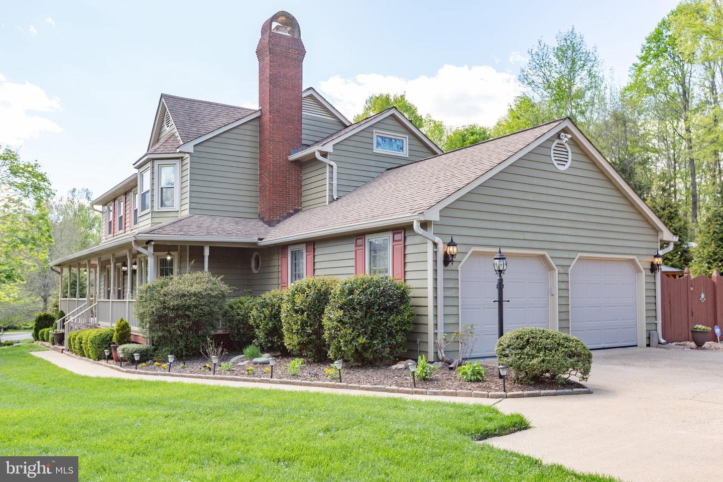 1800 Stoney Creek Drive photo 3