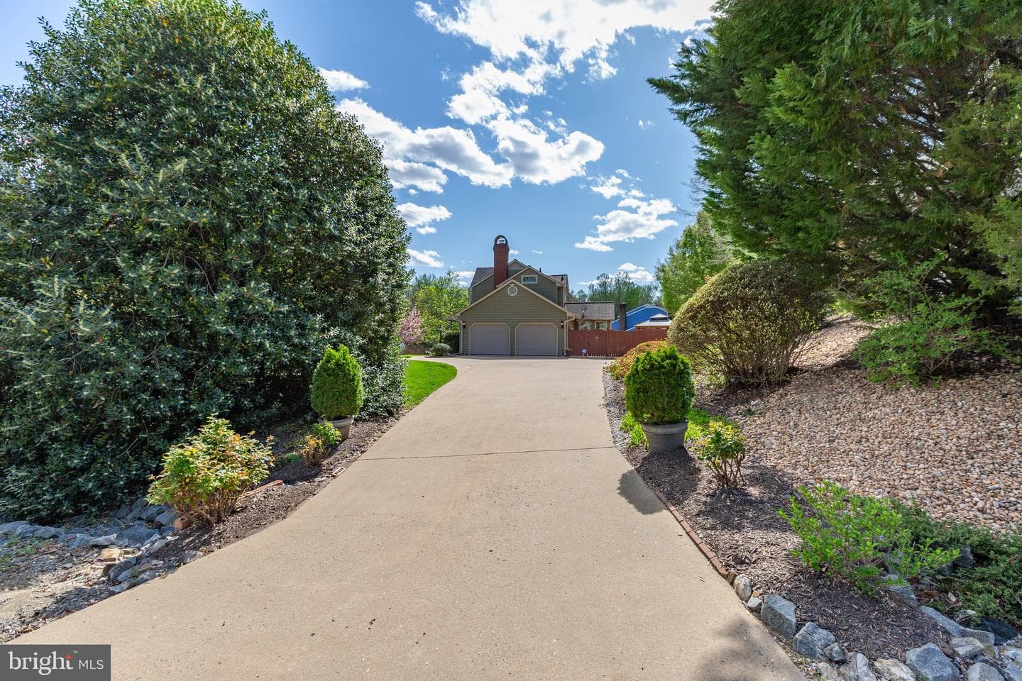 1800 Stoney Creek Drive photo 4