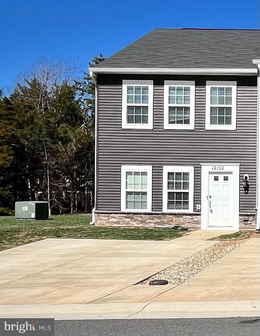 12102 Bowling Farm Court