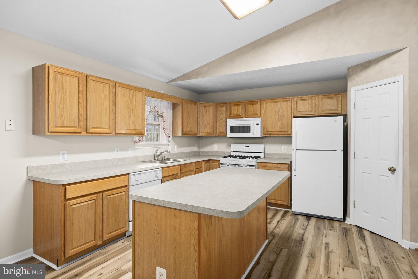 3700 Alberta Drive photo 12