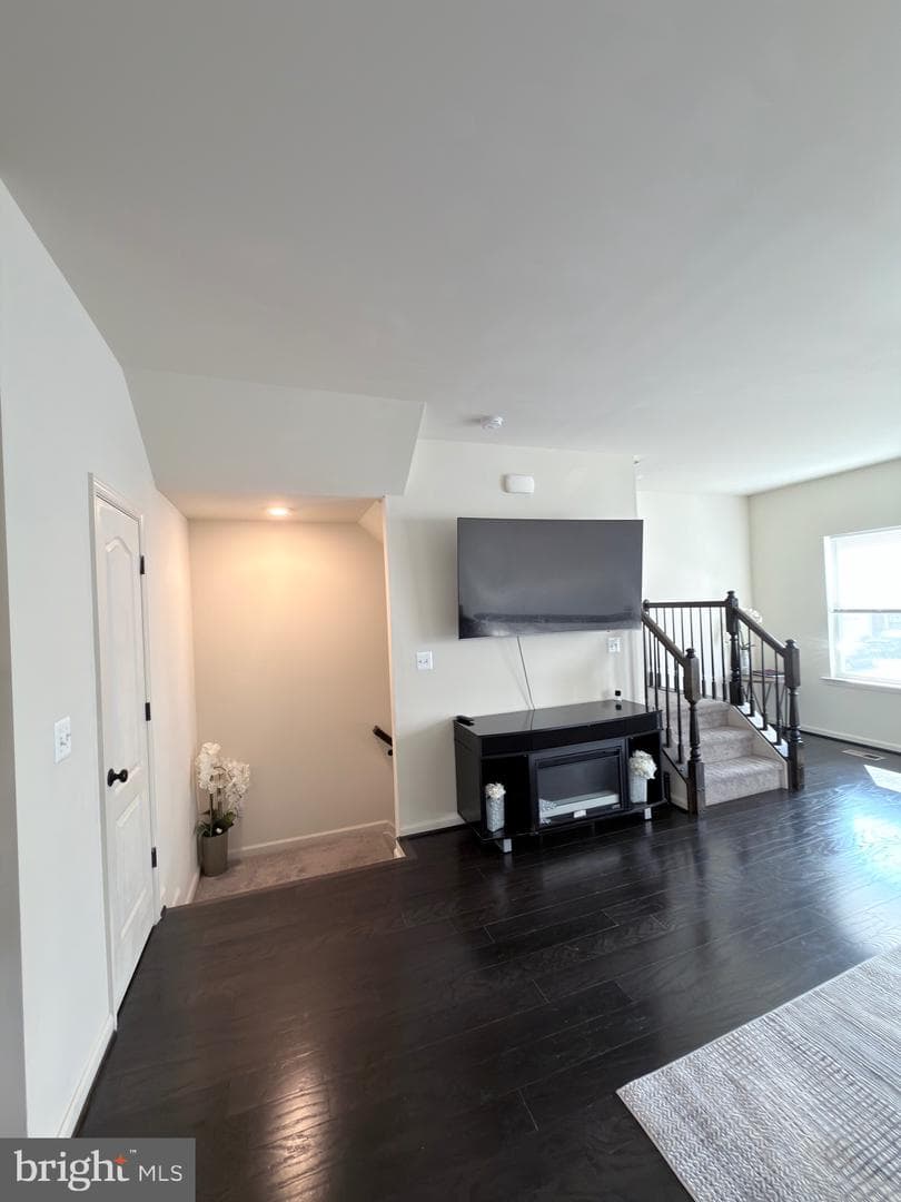2429 Drake Lane photo 8