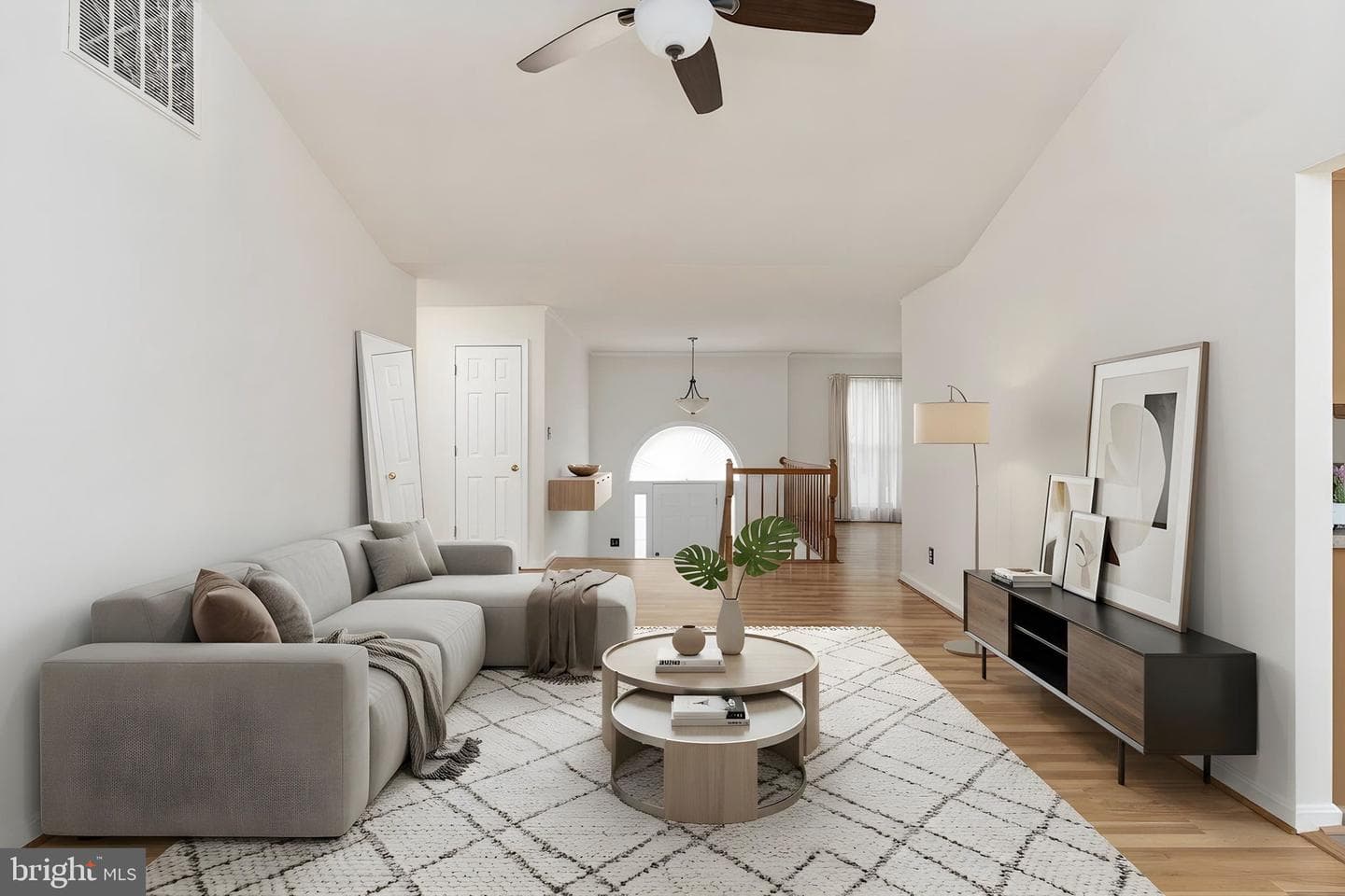9805 Kenmore Court photo 11