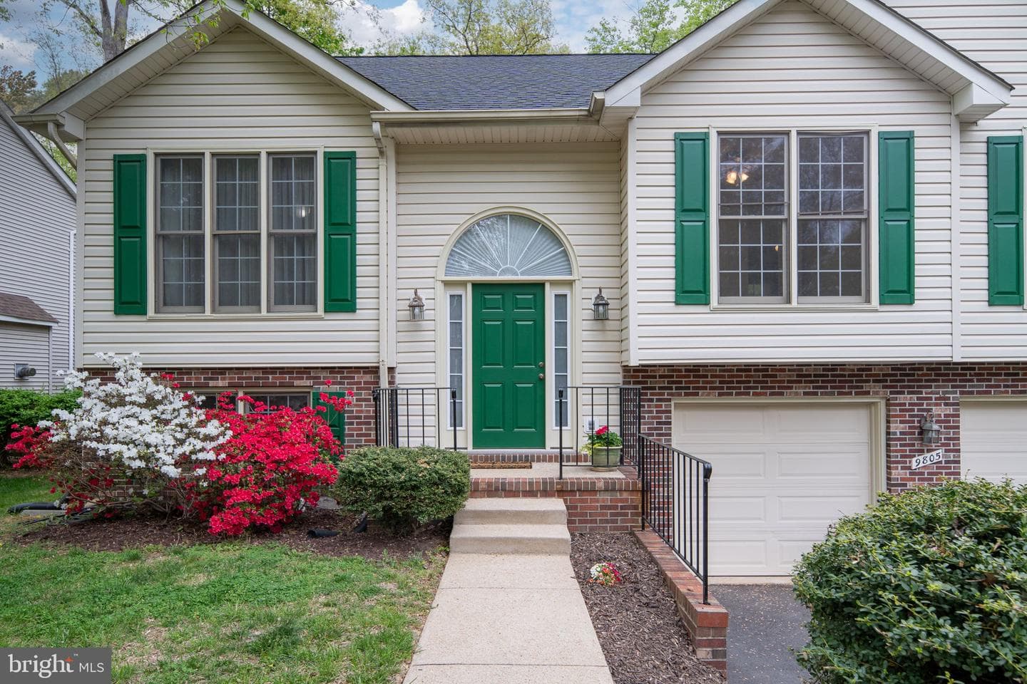 9805 Kenmore Court photo 2