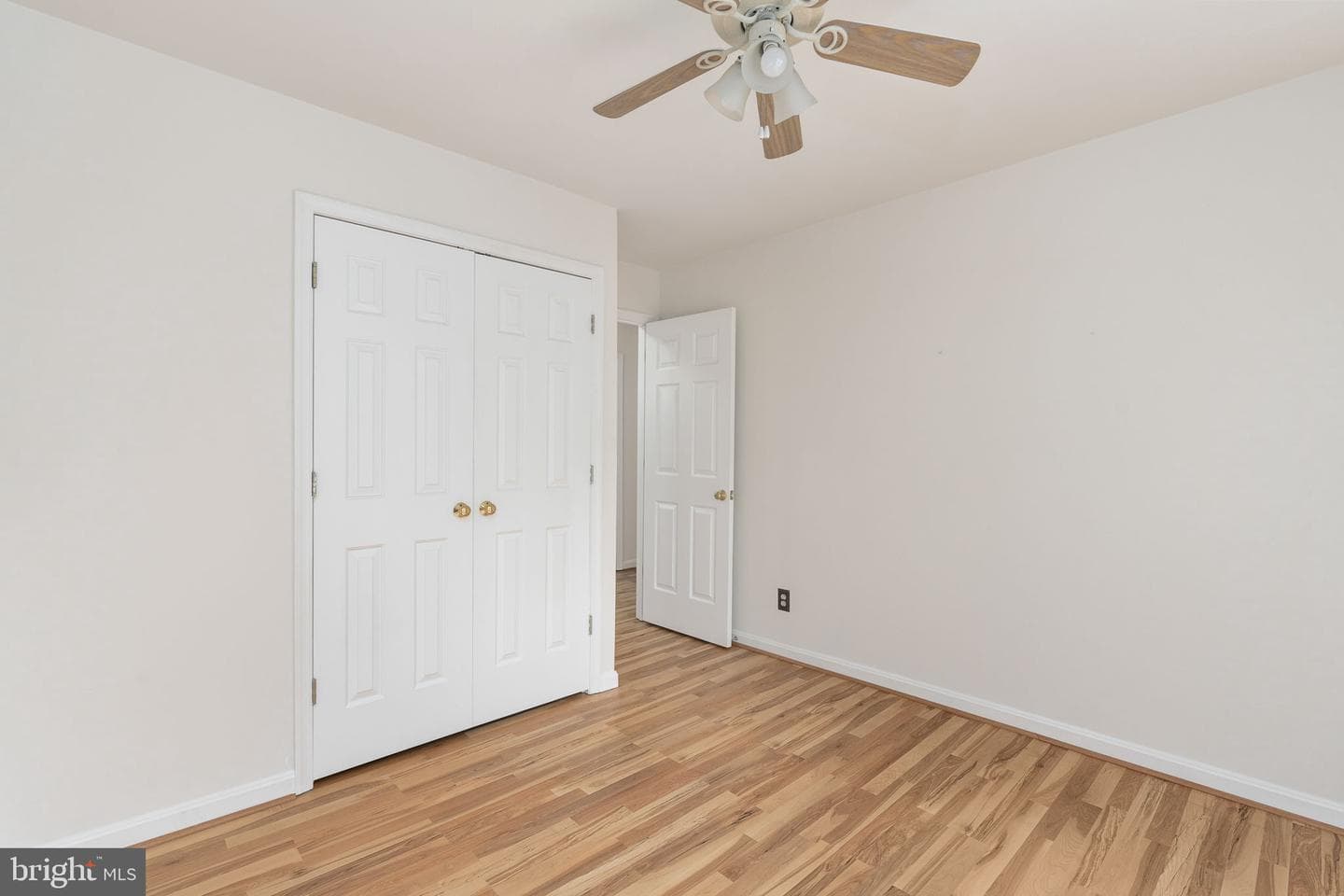 9805 Kenmore Court photo 27
