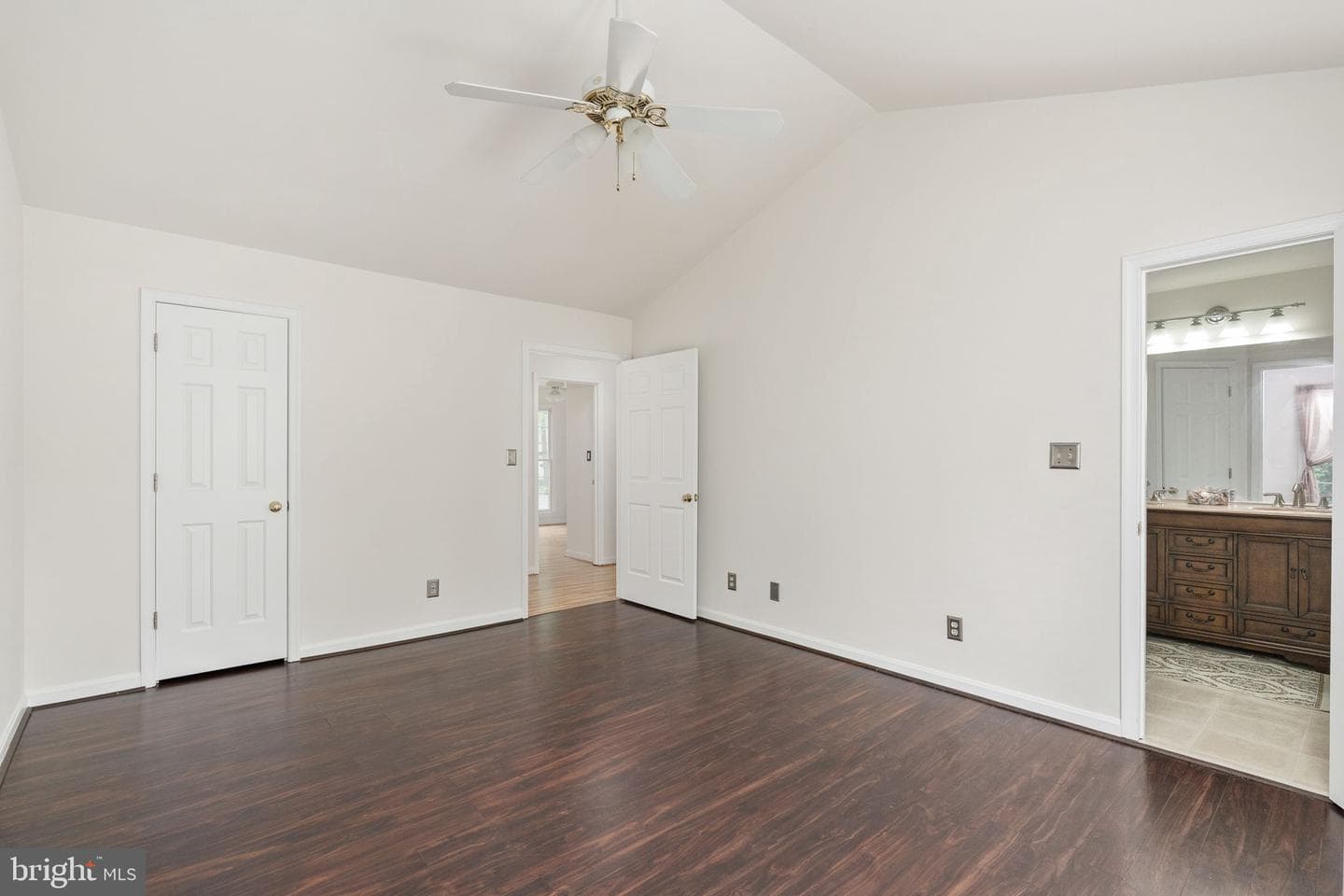 9805 Kenmore Court photo 33