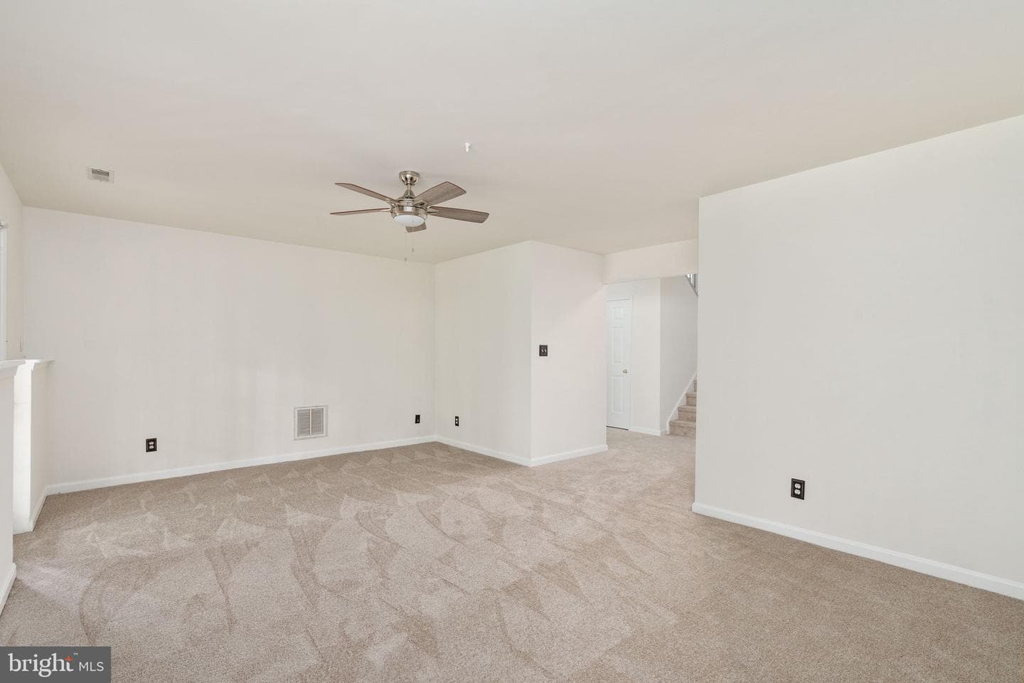 9805 Kenmore Court photo 50