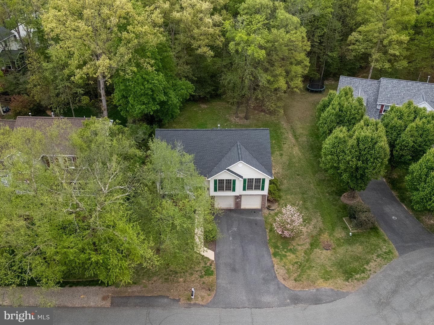 9805 Kenmore Court photo 67