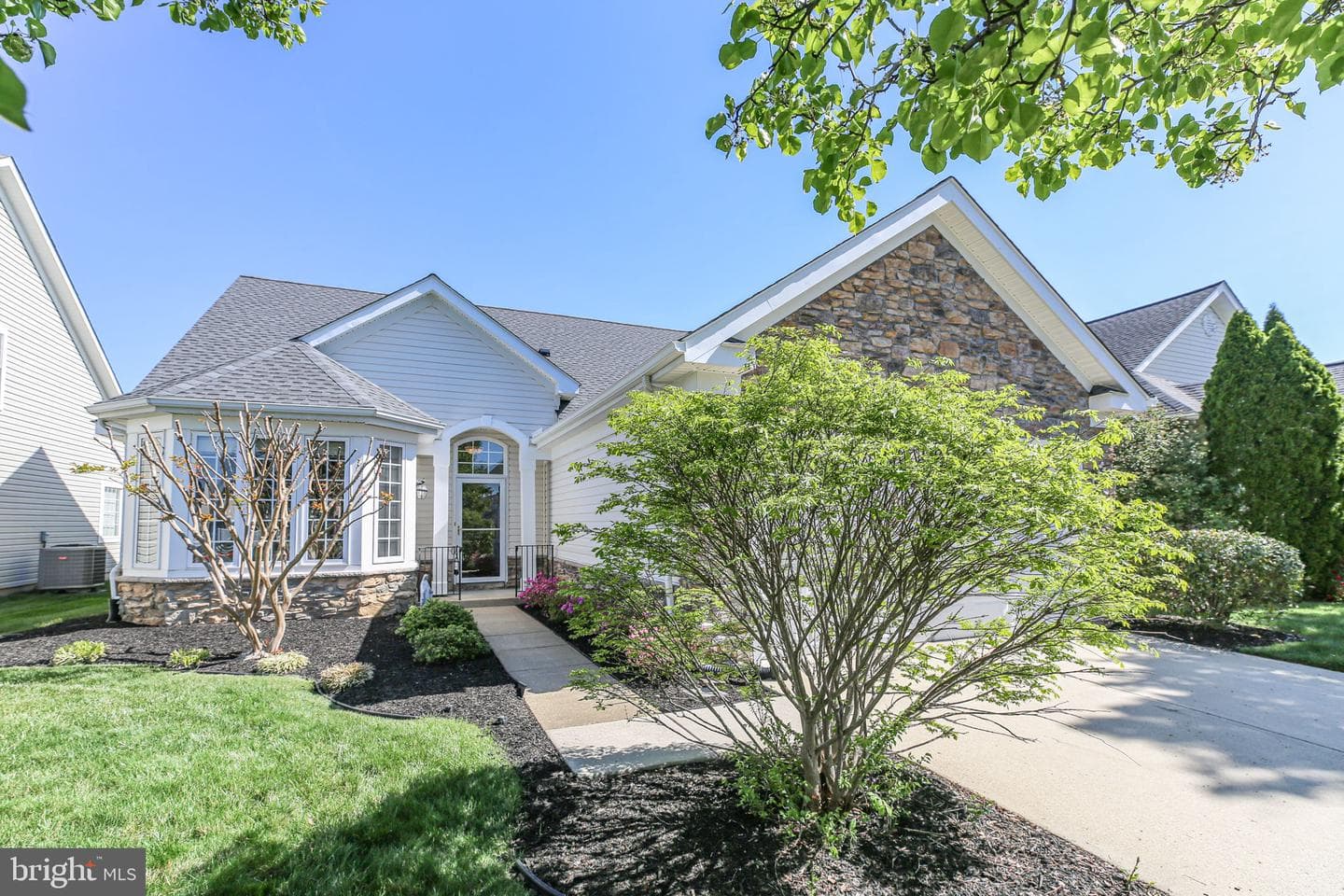 5705 W Kesslers Crossing