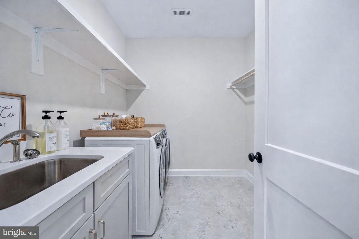 10912 Downton Avenue photo 48