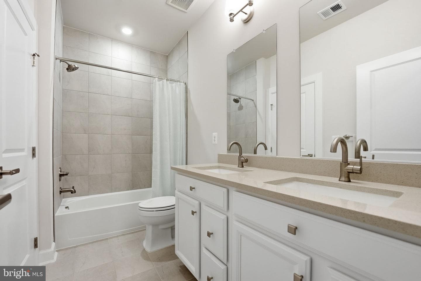 10909 Canterbury Court photo 32