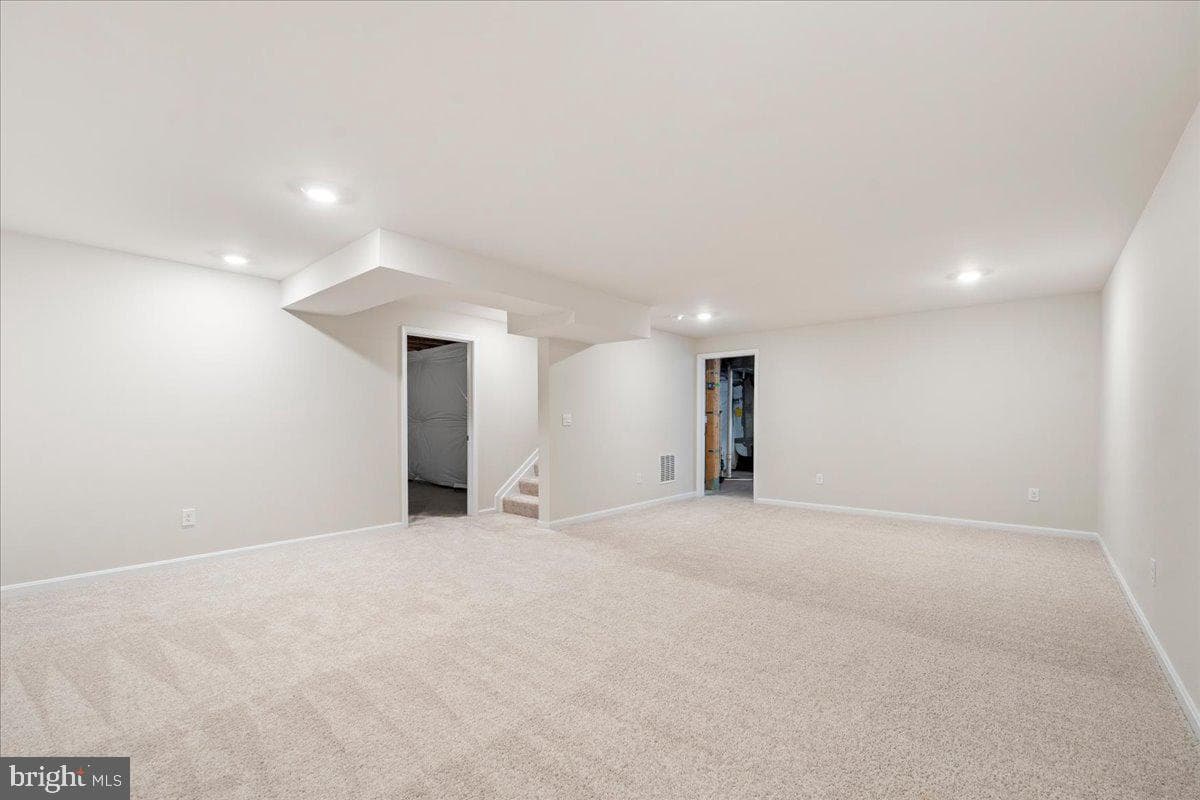7404 Jake Court photo 29