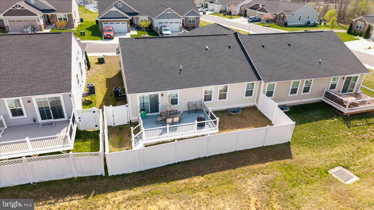 7609 Loughton Lane photo 10