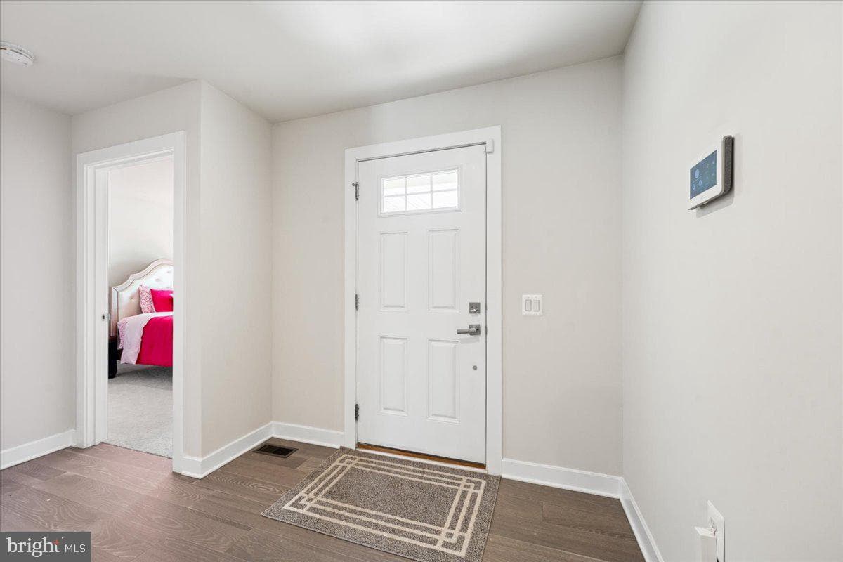 7609 Loughton Lane photo 12