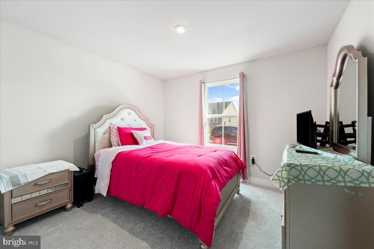 7609 Loughton Lane photo 13