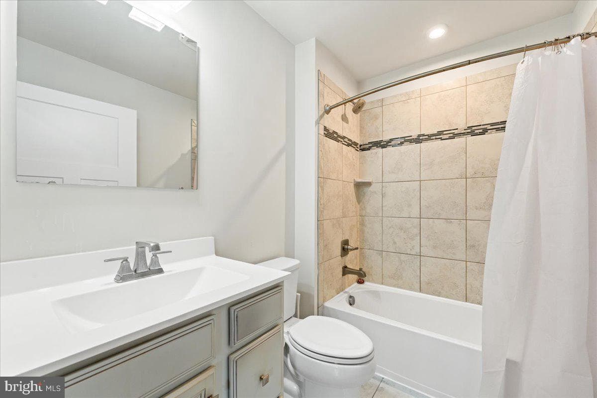 7609 Loughton Lane photo 17