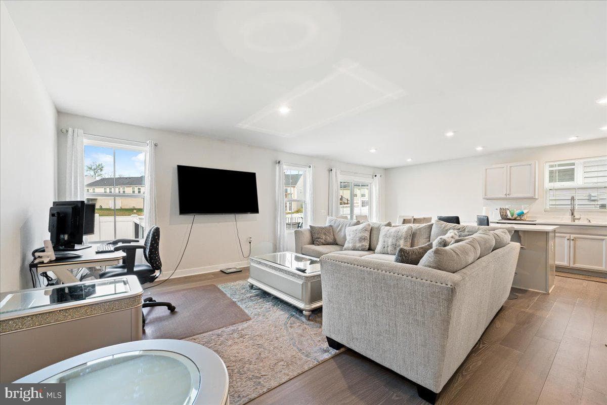 7609 Loughton Lane photo 19