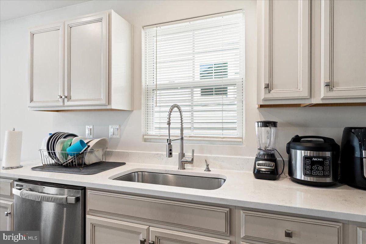 7609 Loughton Lane photo 22