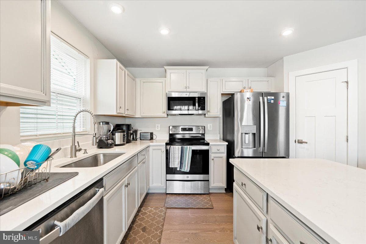 7609 Loughton Lane photo 23