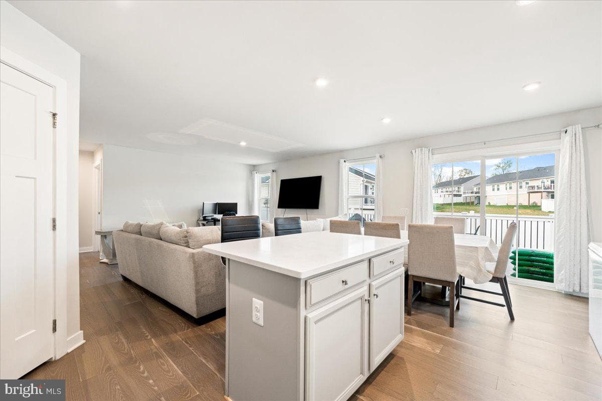 7609 Loughton Lane photo 24