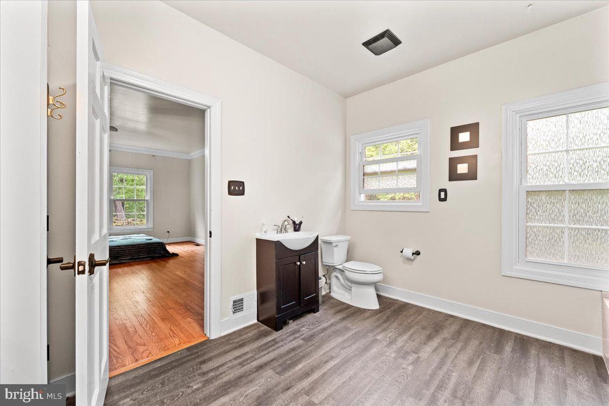 7403 Barrister Court photo 34