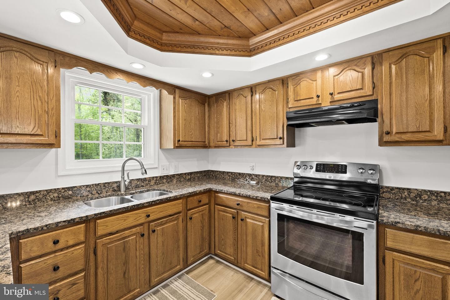 7300 River Road photo 11