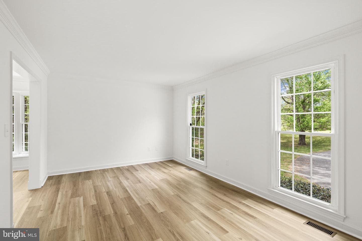 7300 River Road photo 5
