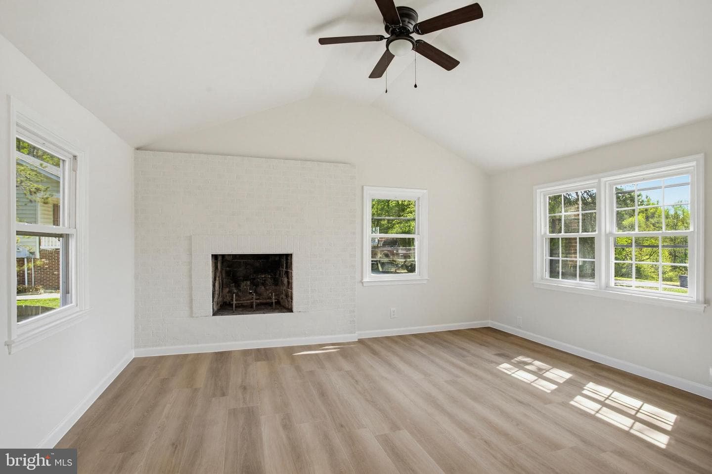 4205 Amelia Drive photo 16