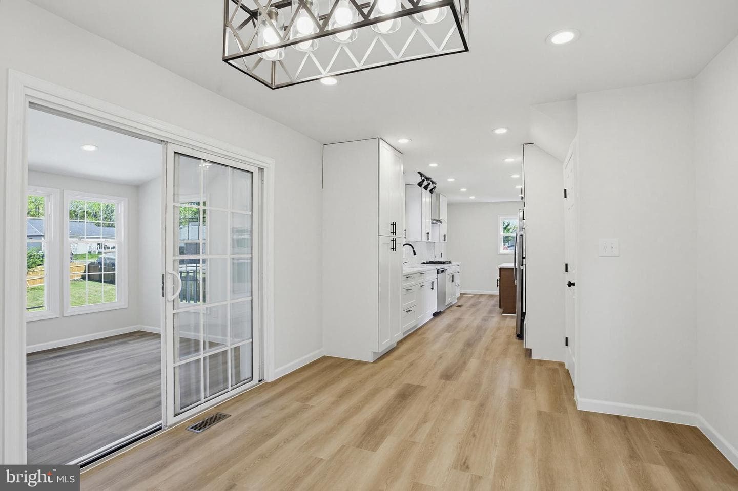 4205 Amelia Drive photo 5