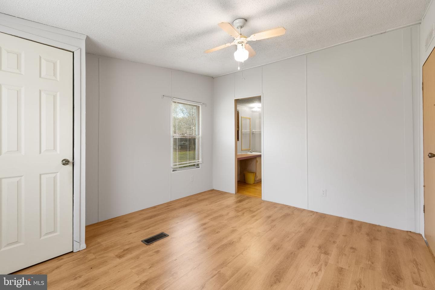 4703 Holly Drive photo 12