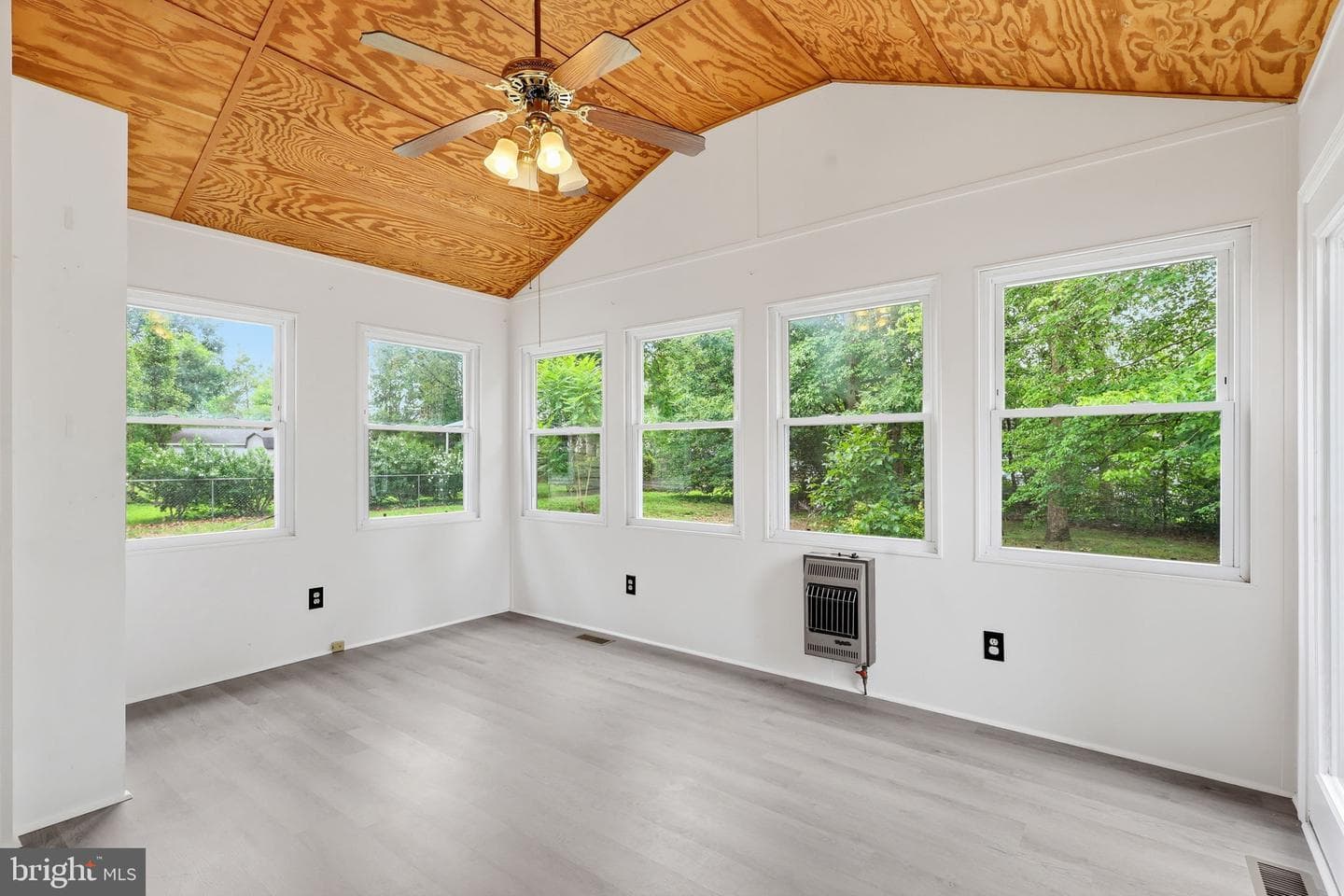 10800 Woodland Drive, Fredericksburg