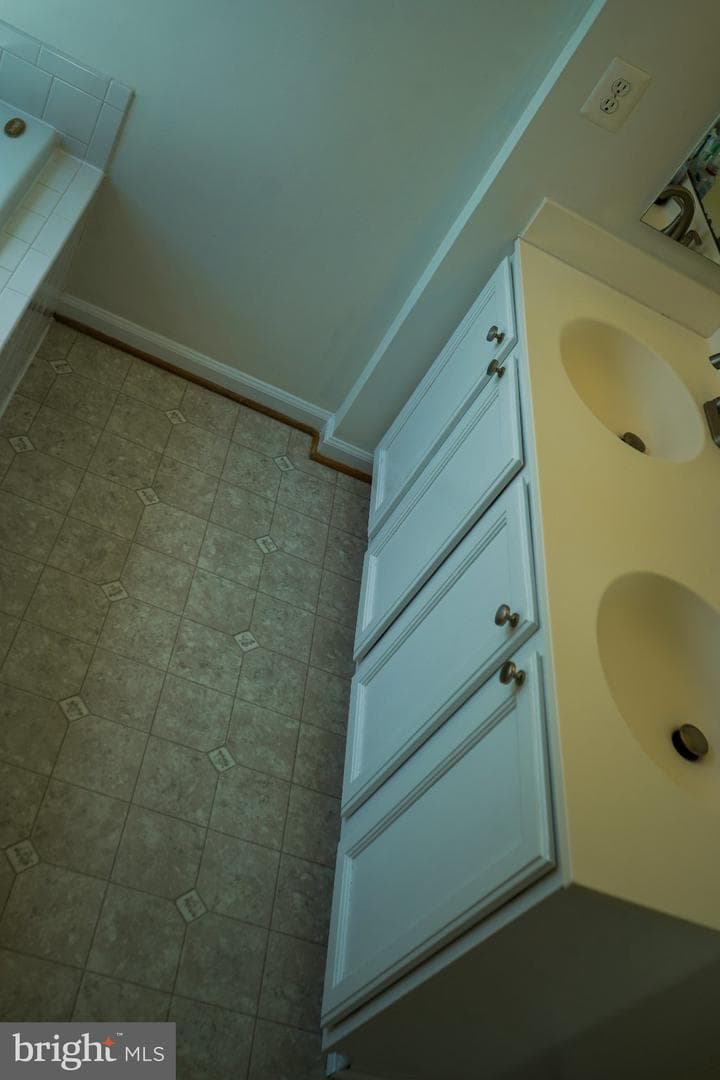 4004 Fountain Bridge Court photo 10