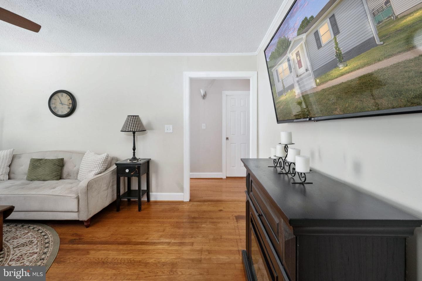 120 Mclaws Street E photo 10