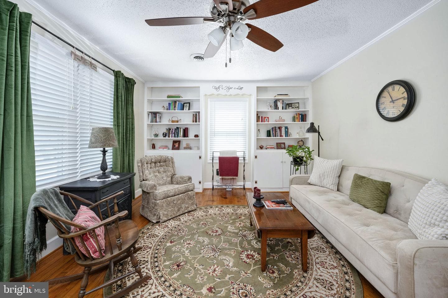 120 Mclaws Street E photo 13