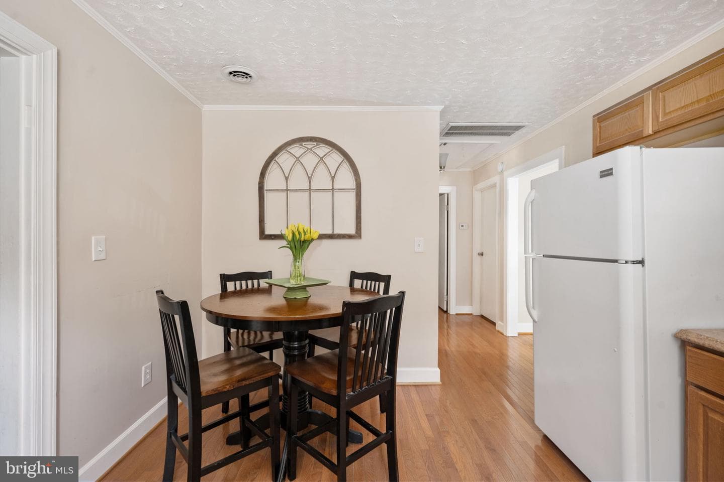 120 Mclaws Street E photo 18