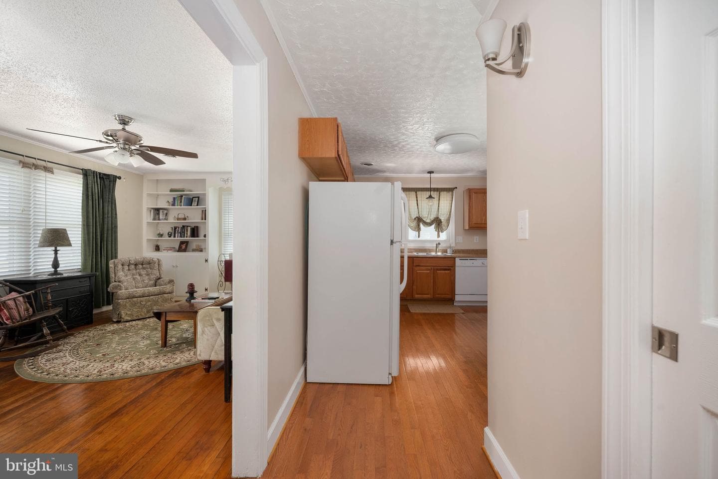 120 Mclaws Street E photo 19