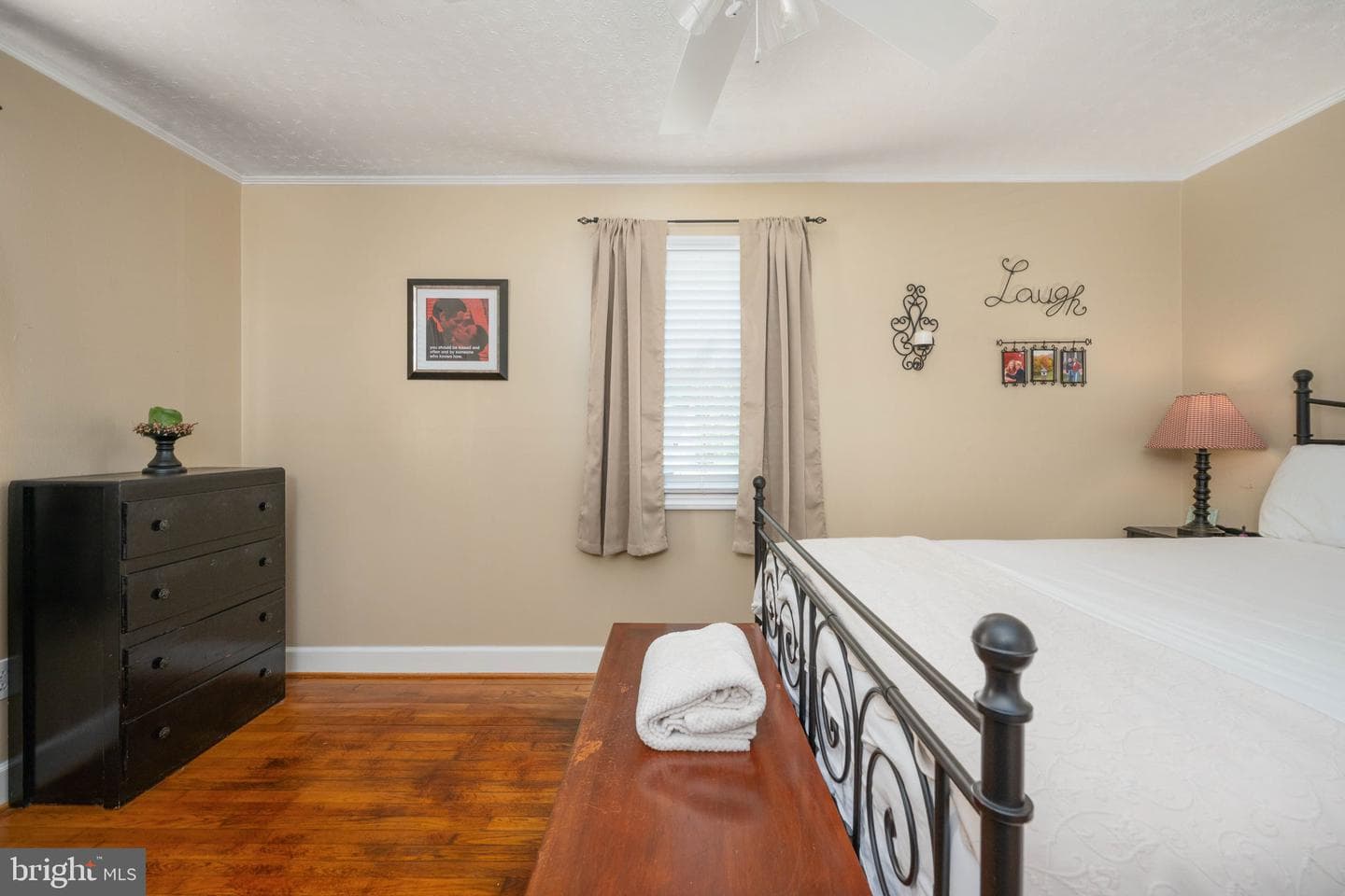 120 Mclaws Street E photo 23