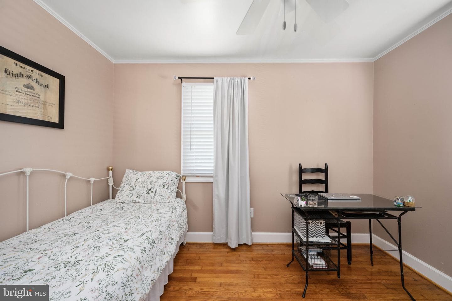 120 Mclaws Street E photo 33