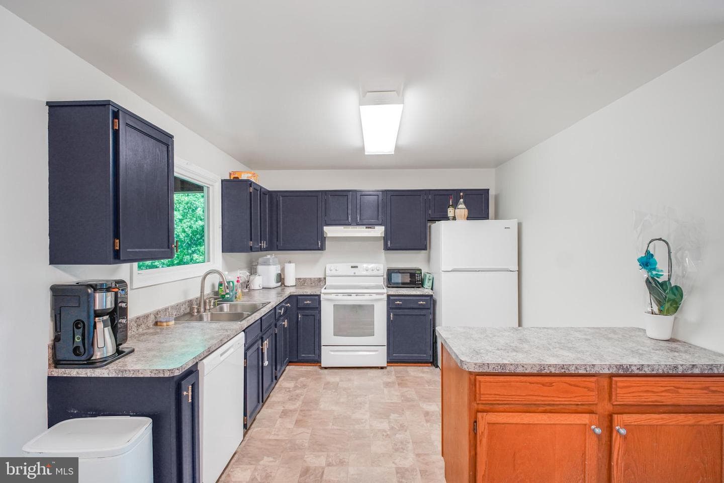 11615 Kenton Drive photo 6