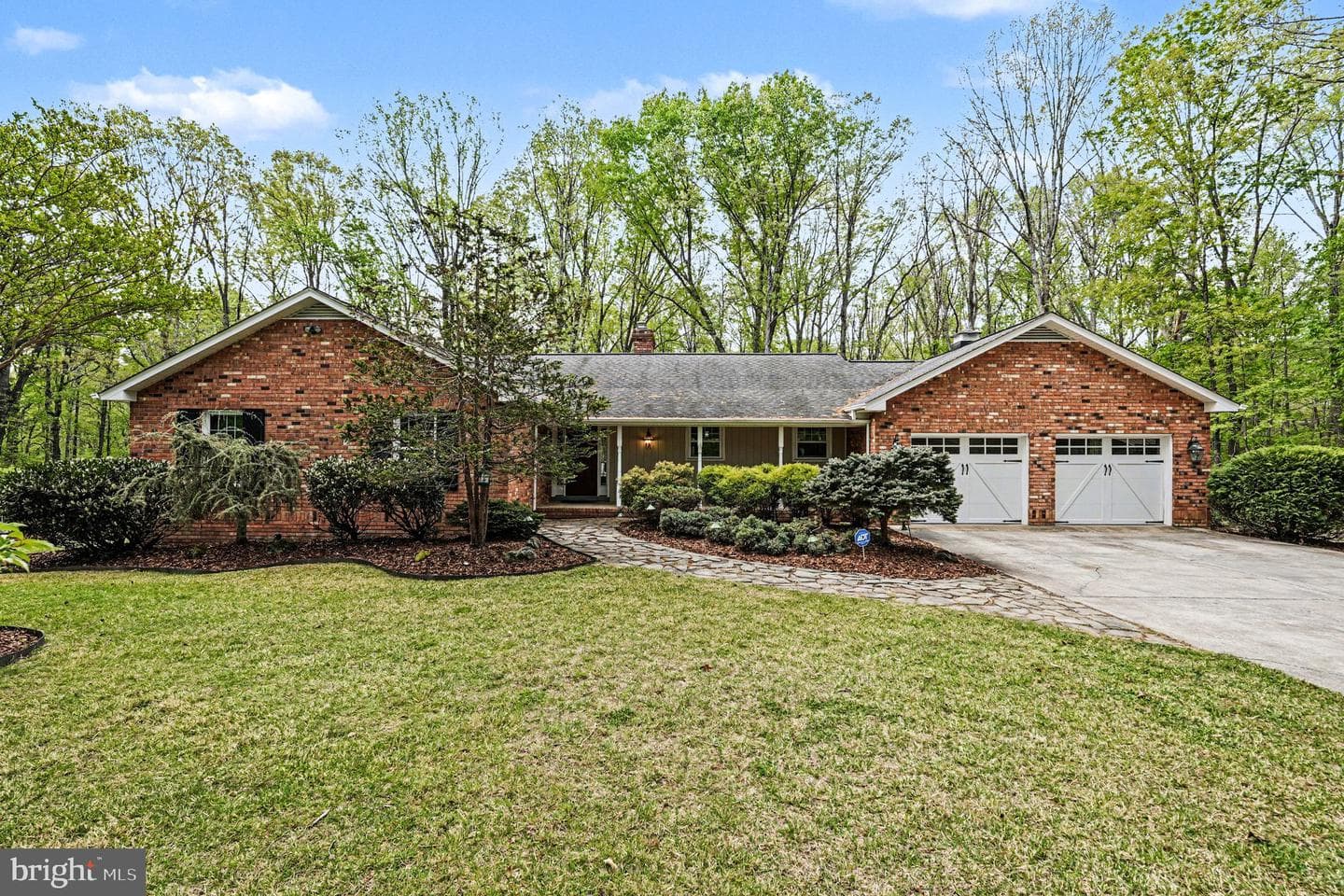 7 River Bluffs Drive photo 2