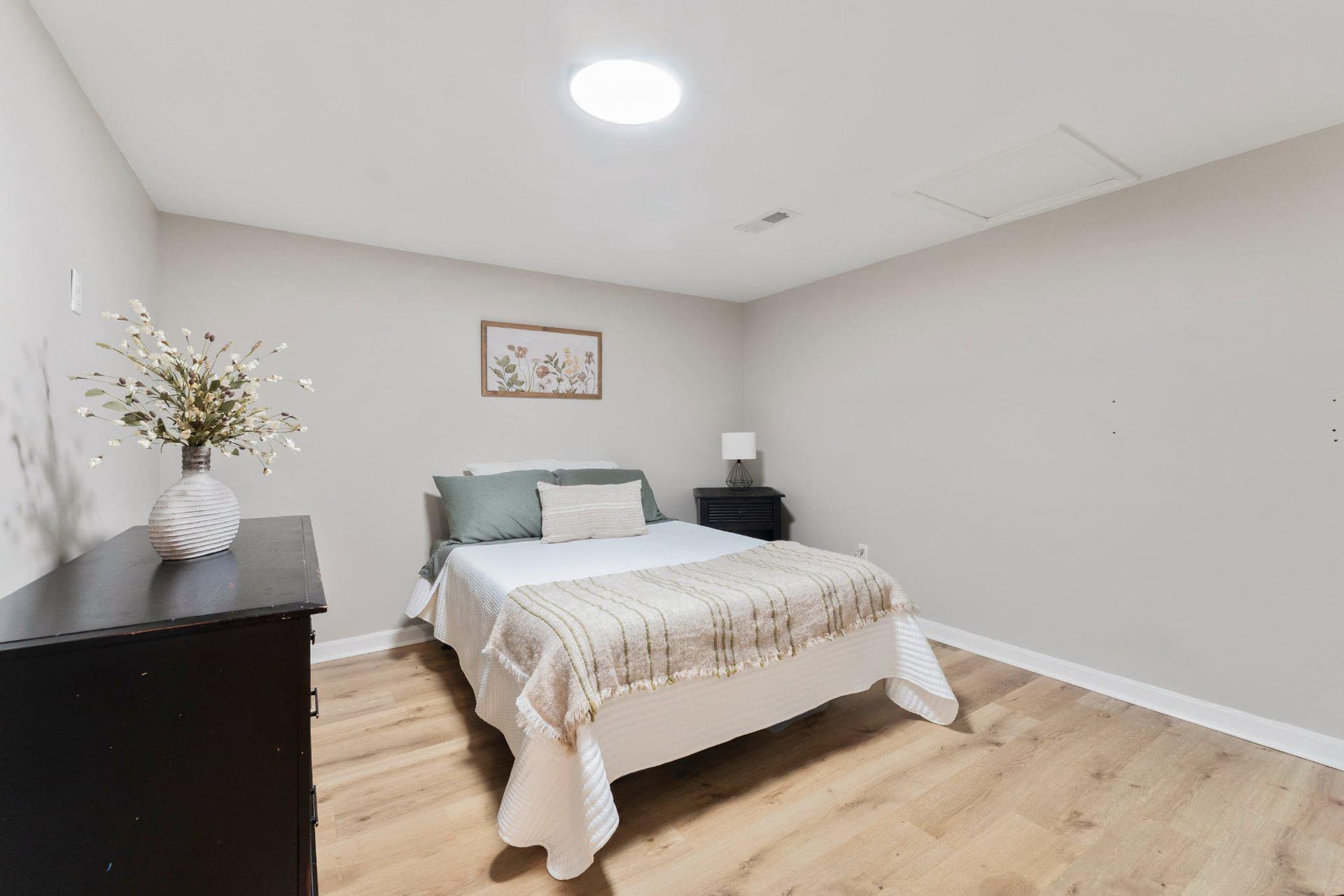 8811 Kent Court photo 34